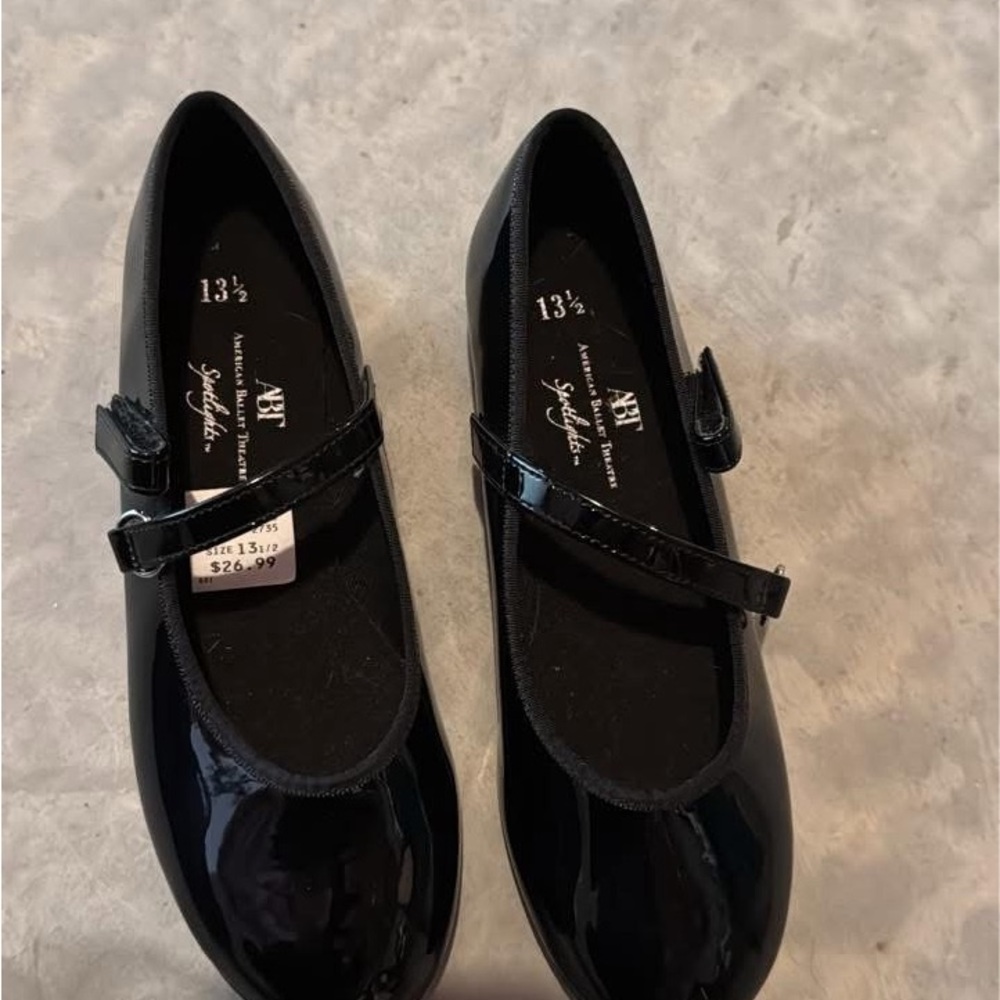Girls black tap shoes - like new!